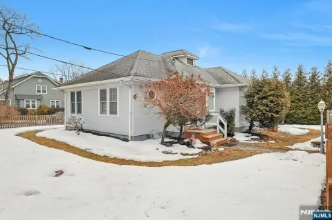 One-Level Living in Norwood, NJ