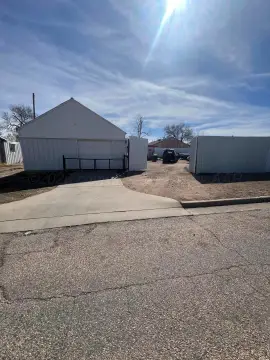 Commercial Lot with Office Area