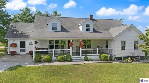 Charming Mini-Farm with Workshop