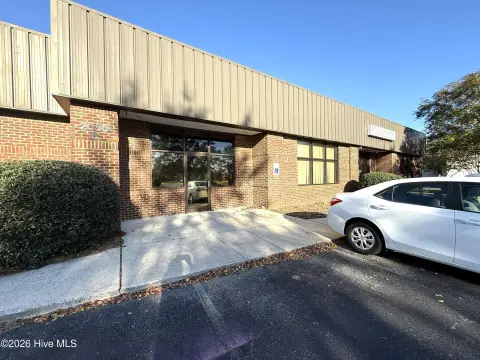 Flex Space with Conditioned Warehouse