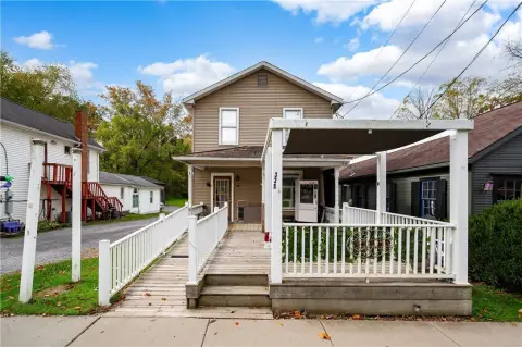 Mixed-Use Building in Volant, PA