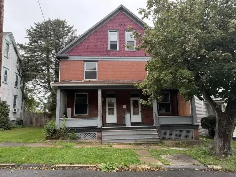 Brick Duplex with Separate Utilities