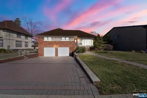 Spacious Ranch with Private Pool