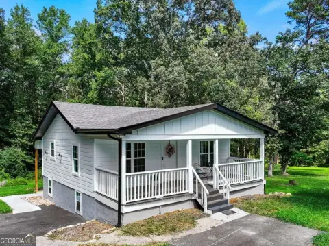 Turnkey Dual-Income Hall County Property