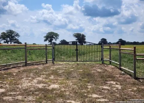 La Vernia Residential Land