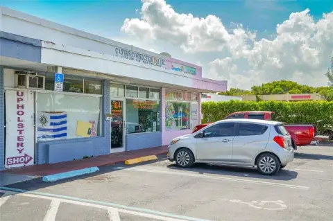 Oakland Park Strip Shopping Center