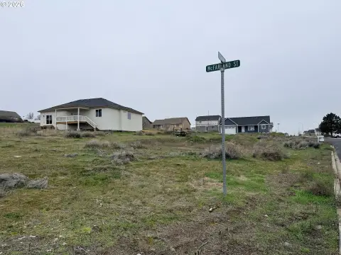 Umatilla Land with River Views