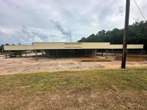 Commercial Building on Major Highway