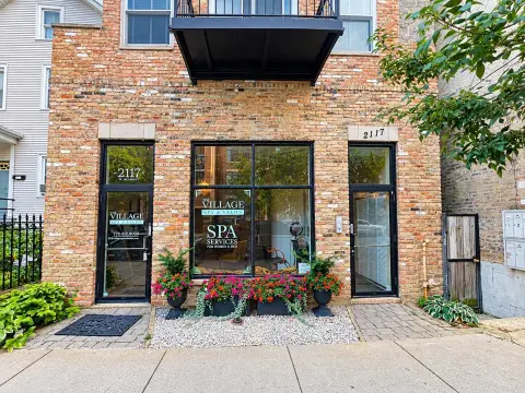 Equipped Salon Condominium
