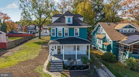 Collingswood Duplex with Large Lot