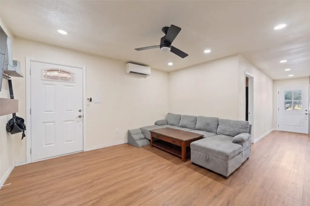 Picture 19