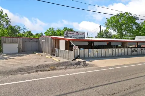 Established Restaurant in Omaha, Arkansas