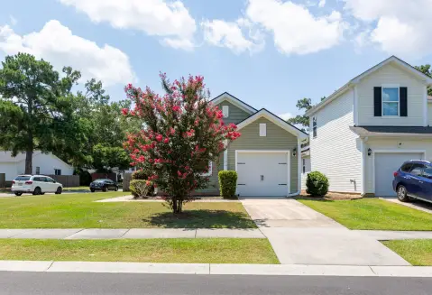 3-Bedroom Duplex with Garage