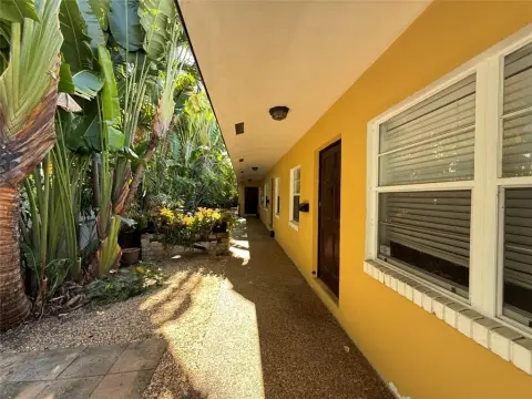 Fort Lauderdale Triplex Investment Opportunity