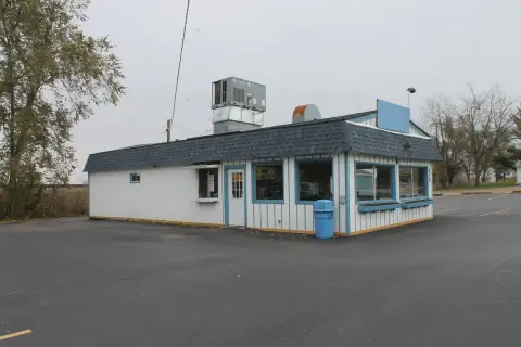 Shabbona Retail Building For Sale