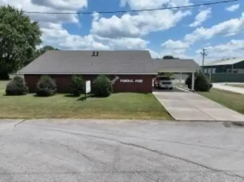 Versatile Building Near Interstate 49