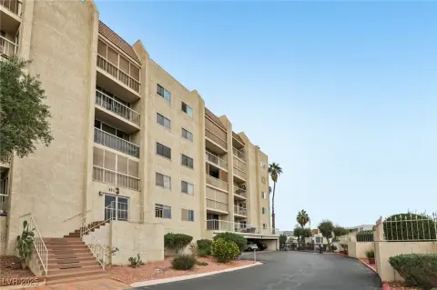 Las Vegas Condo in 55+ Community
