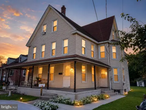 Six-Bedroom Duplex