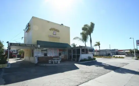 Long Beach Commercial Opportunity