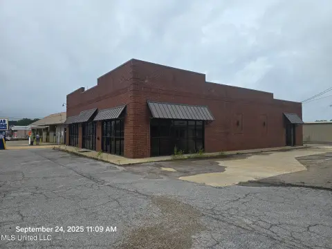 Retail Space in Booneville, MS