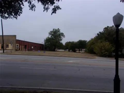 Commercial Lot in Bowie, TX