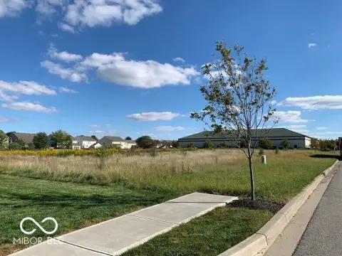 Noblesville Land in Cumberland Pointe