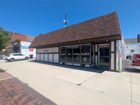 Freestanding Restaurant Building