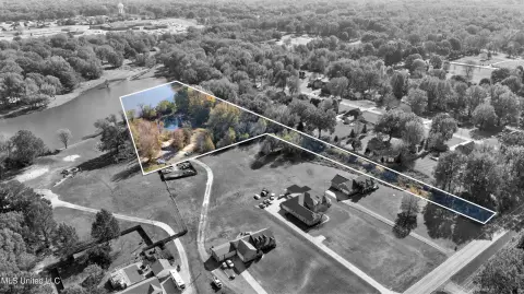 Horn Lake Land with Pond