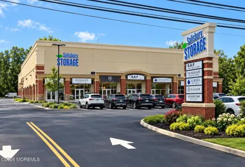 Retail Space with Immediate Occupancy