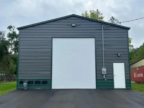 Versatile Commercial Building in Beaver