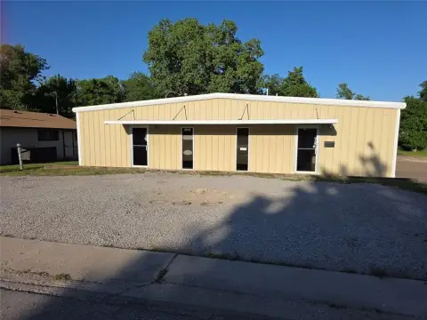 Multi-Suite Flex Building
