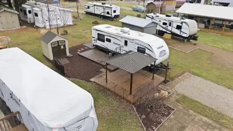 Candlewood Lake Seasonal Escape