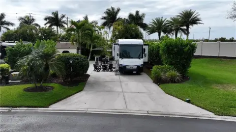 Luxury Motorcoach Lot in Naples