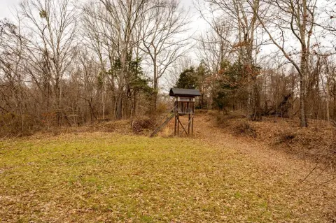 Hardwood Hunting Retreat in Redwood