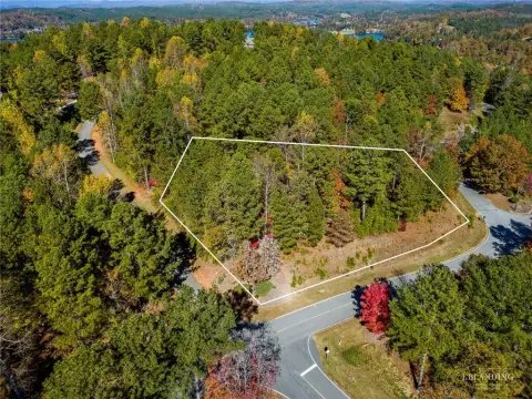 Land in Cliffs at Keowee