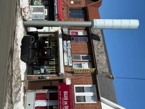 Mixed-Use Building in Saint Albans