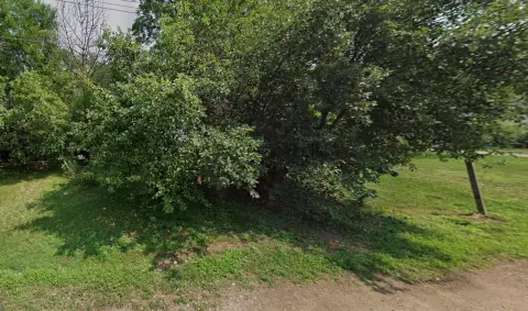 Residential Lot Near Community Pool