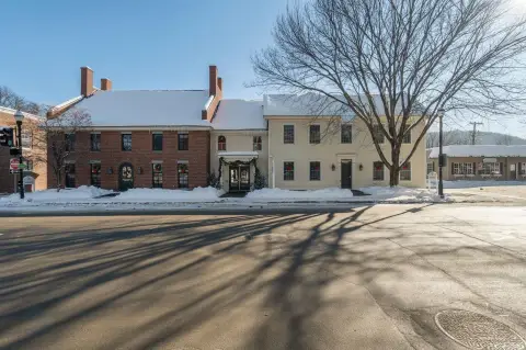 Versatile Office/Retail Space Available