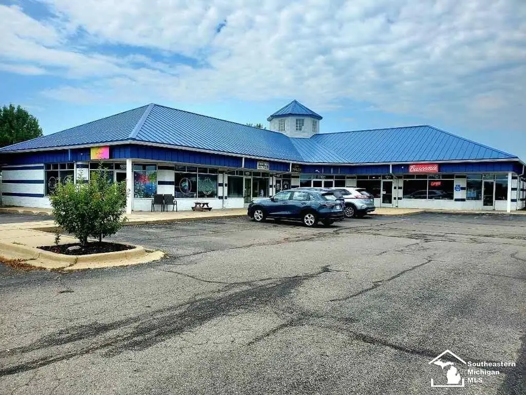 5071 N Dixie Rd, Newport, MI 48166