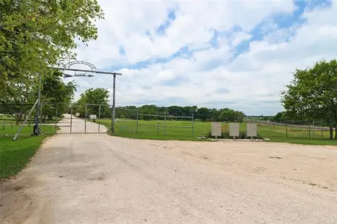 Tranquil 10-Acre Homesite in Meridian