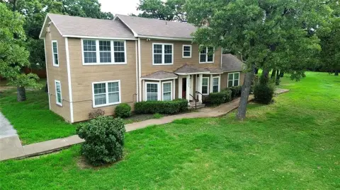 Versatile 1930s Fort Worth Estate