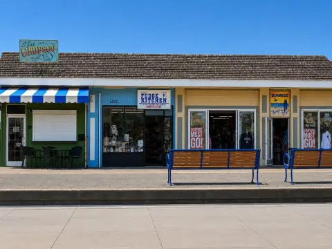 Promenade Storefront Property