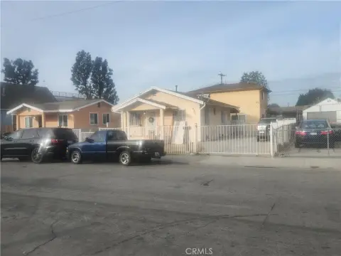 Los Angeles Duplex with Parking
