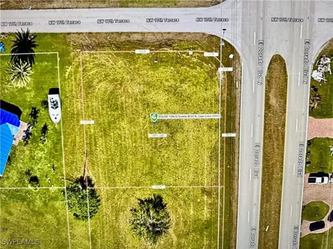 Spacious Corner Lot in Cape Coral