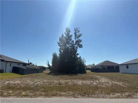 Residential Lot in Cape Coral