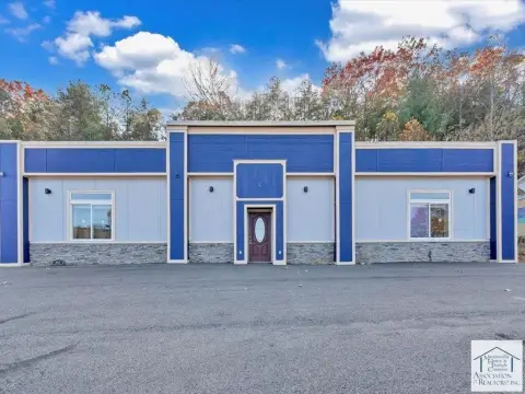 Versatile Commercial Building in Collinsville