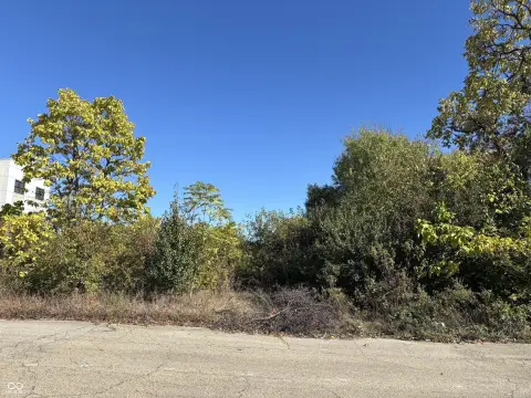 Indianapolis Land Near Bottleworks