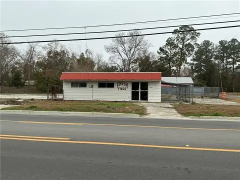 Waycross Commercial Building on Albany