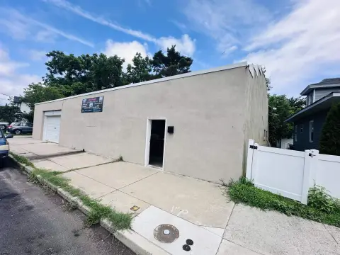 Pleasantville Commercial Warehouse For Sale