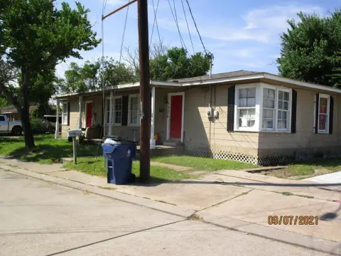 Duplex with Shared Garage